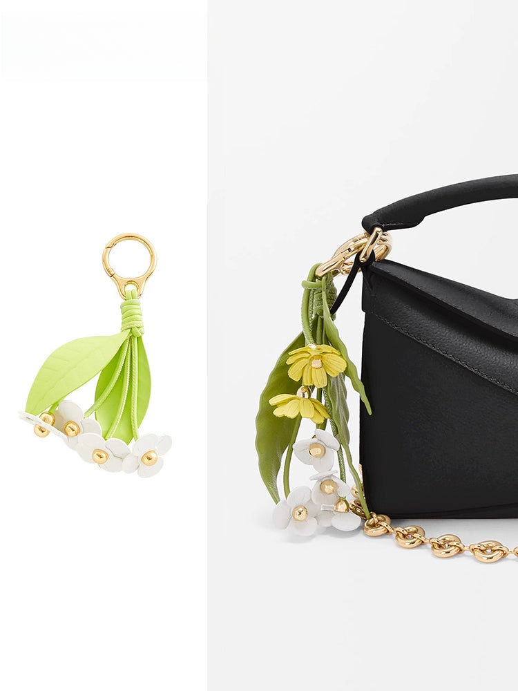 Leather Flower Bag Charm – Petal Cluster with Leaves, Gold Keyring